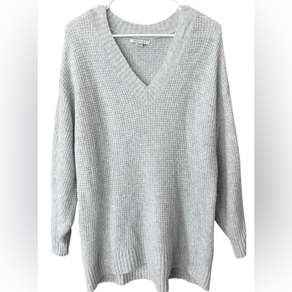 American Eagle Outfitters Gray V-Neck Sweater - Picture 2 of 8